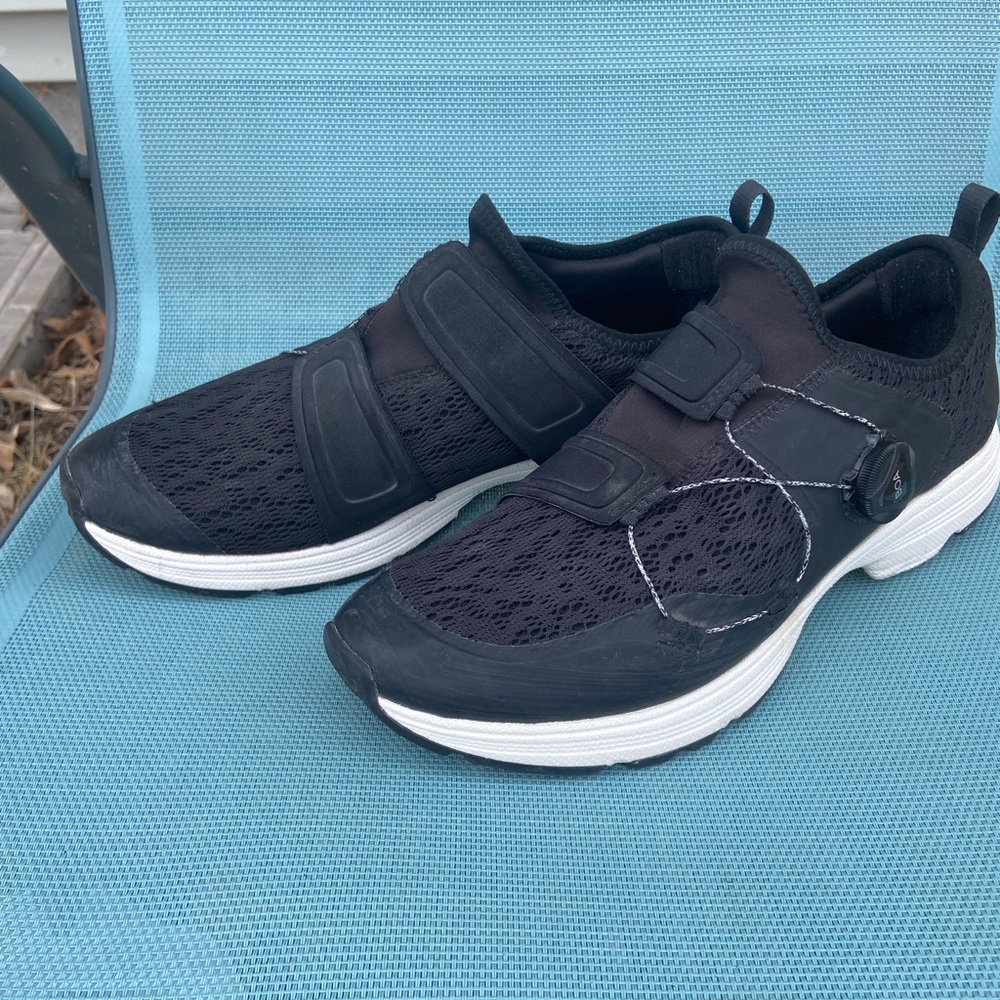 Bontrager Cadence spin cycling shoes in black with a BOA Fit System
